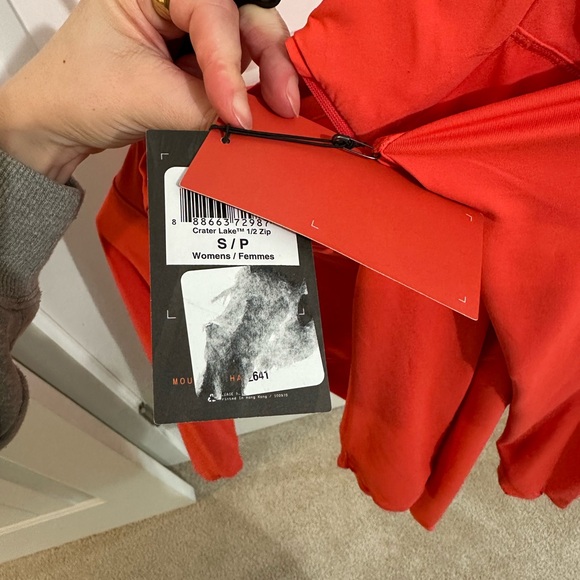 Mountain Hardwear women’s Quarter zip - Picture 5 of 6